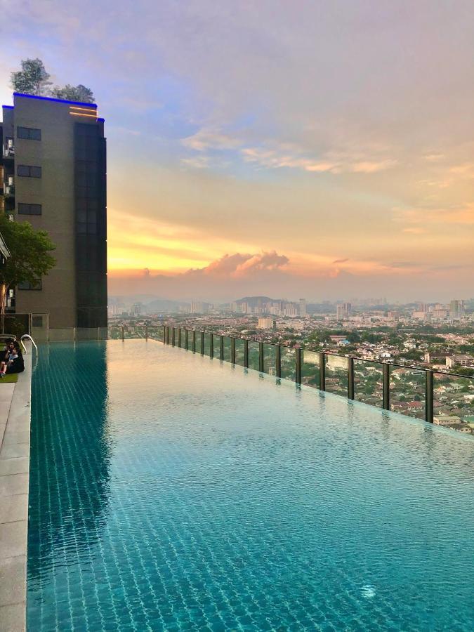 Takuro Homestay بيتالينغ جايا المظهر الخارجي الصورة